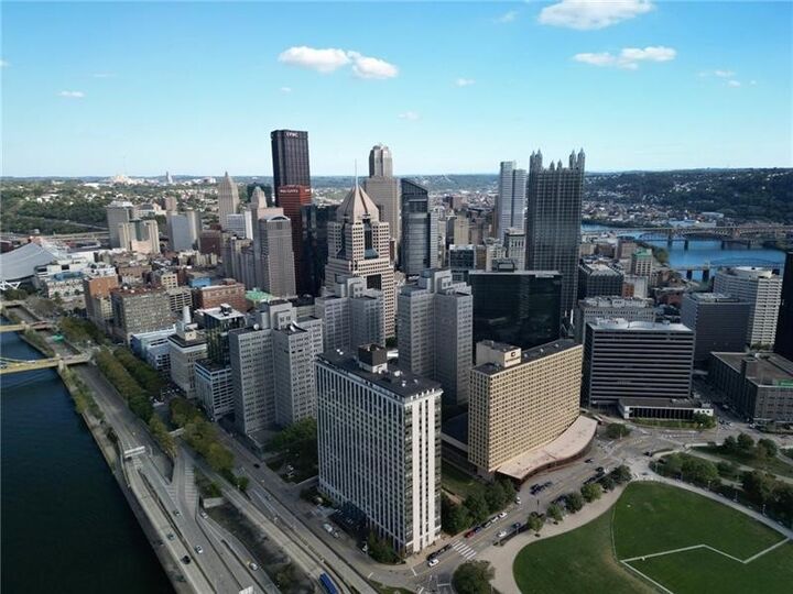 Property Photo:  320 Fort Duquesne Blvd 16B  PA 15222 