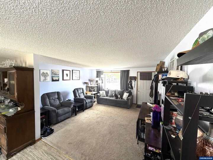 Property Photo: 2514 Pine Ln SE OR 97322
