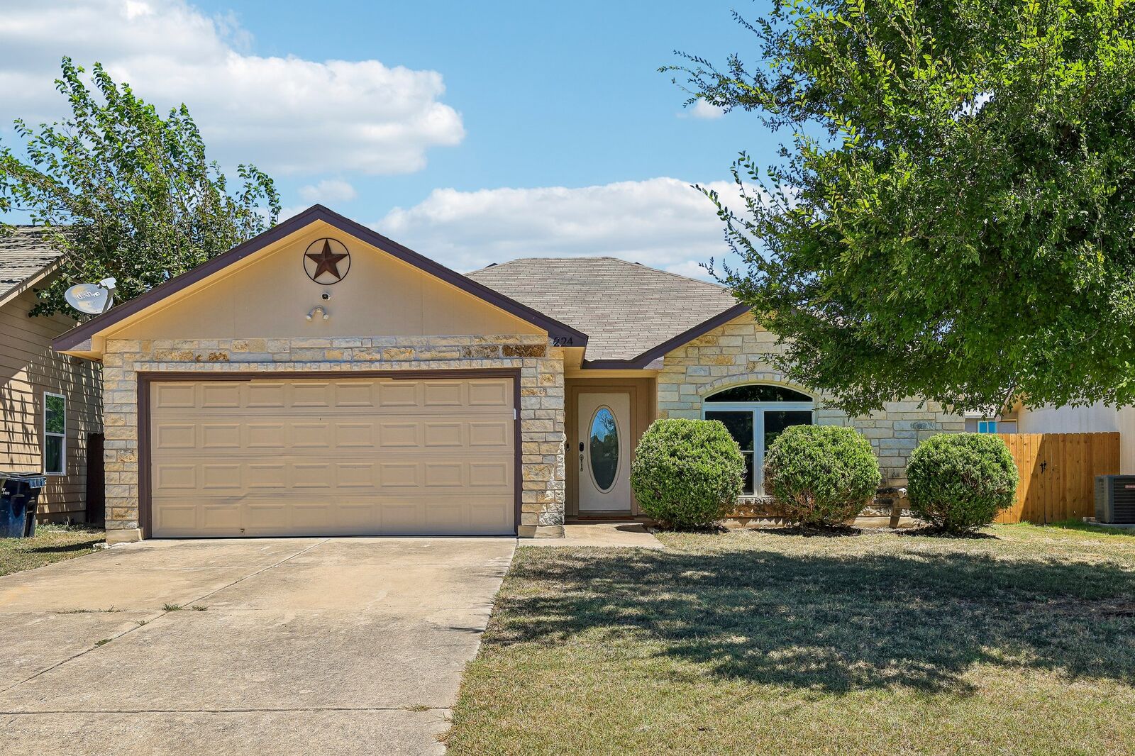 Property Photo: 224 Copper Lane TX 76537