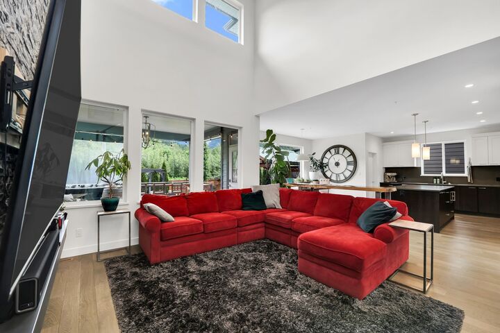Property Photo: 39224 Cardinal Drive BC V8B 0V3