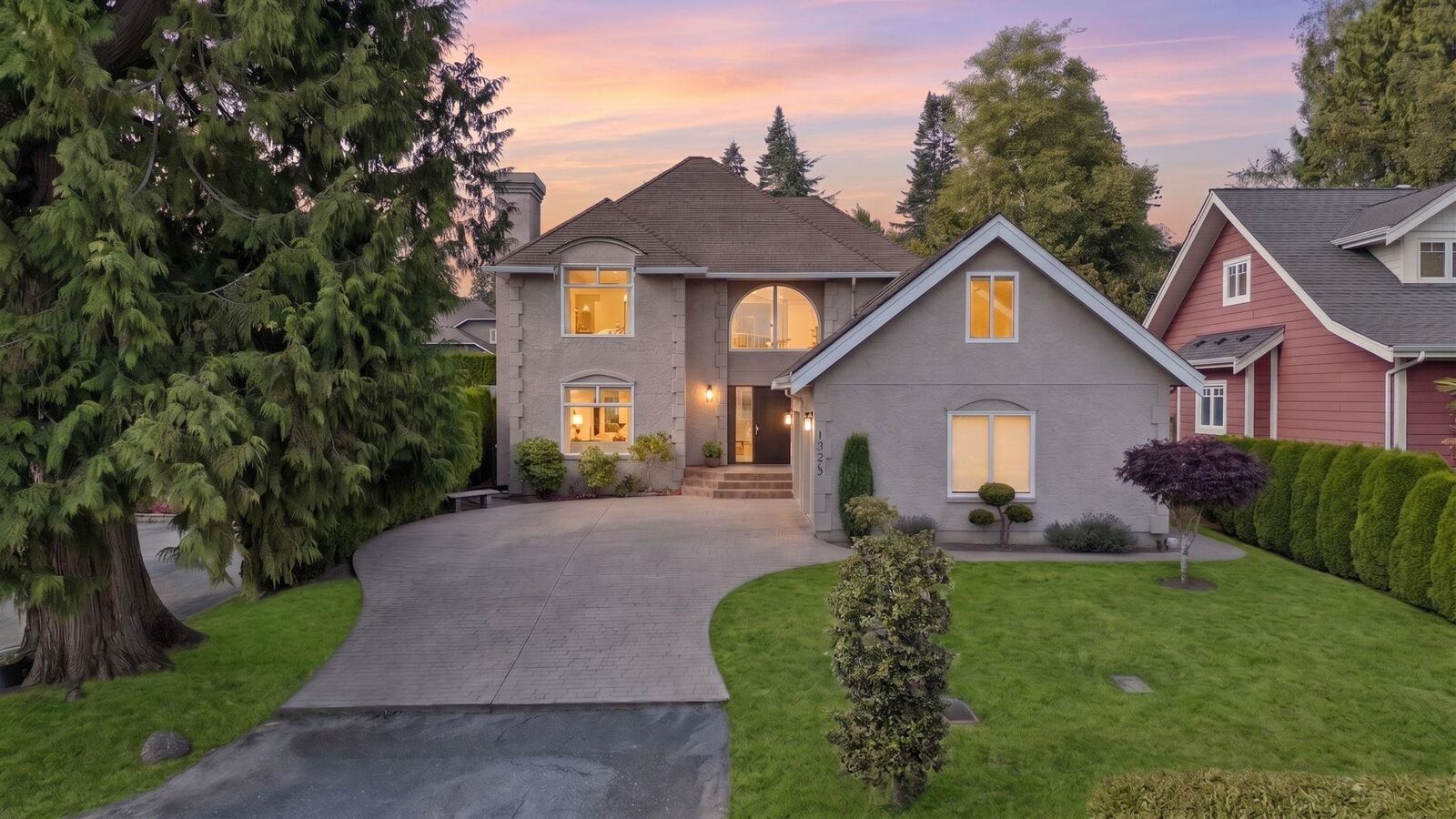 Property Photo: 13473 14 Avenue BC V4A 1G8