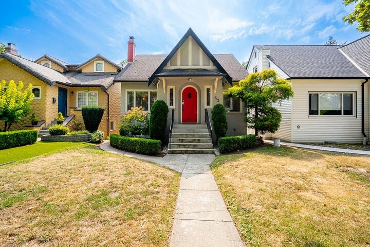 Property Photo: 242 W 21st Avenue BC V5Y 2E5