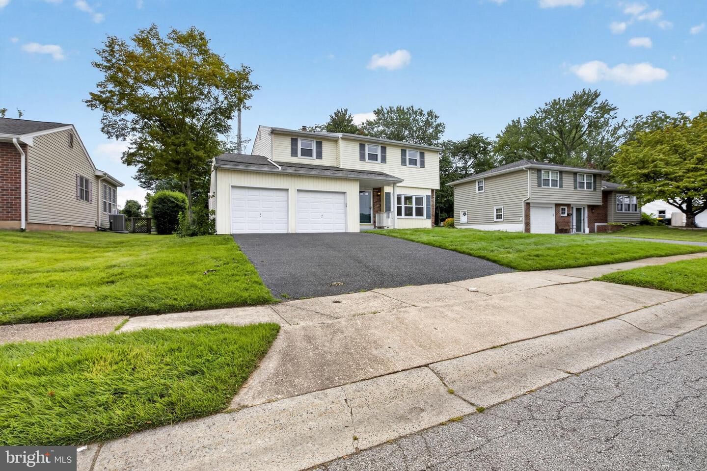 Property Photo: 211 S Dillwyn Road DE 19711