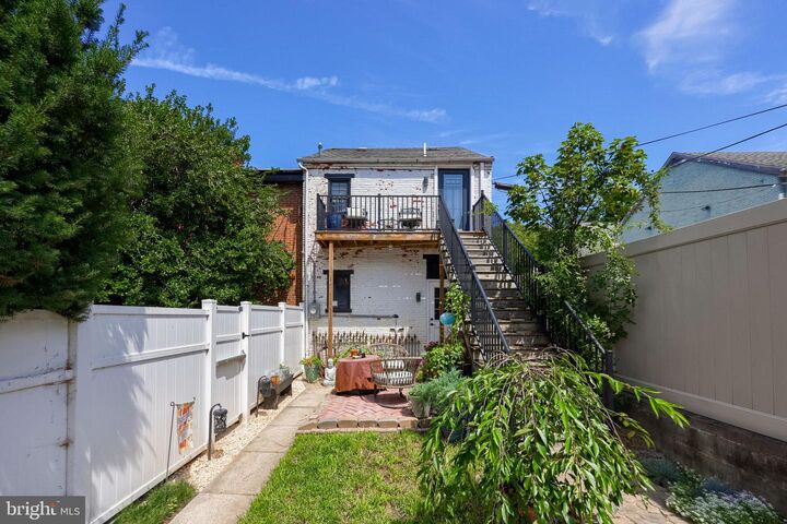 Property Photo:  205 E King Street  PA 17602 