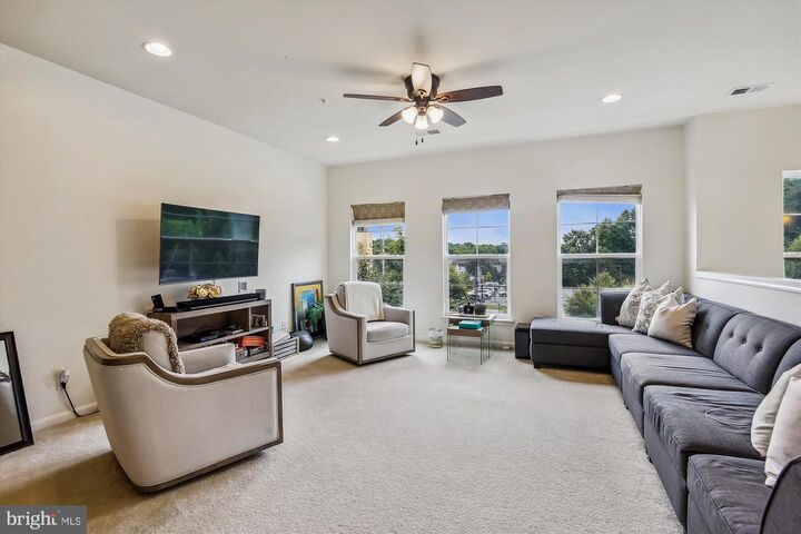 Property Photo:  3028 Rittenhouse Circle 40  VA 22031 