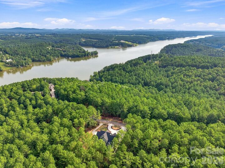 Property Photo:  2189 Lighthouse Lane  NC 28612 