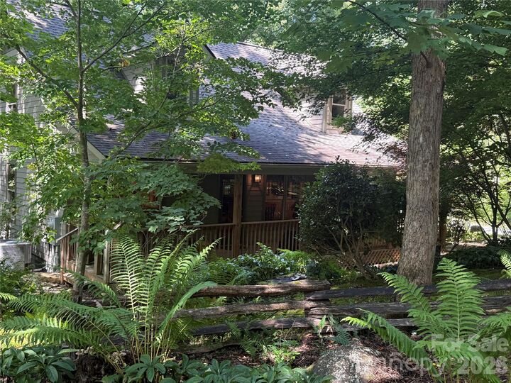 Property Photo:  779 Thissa Way  NC 28712 