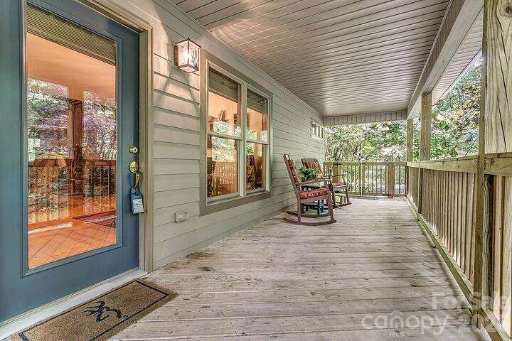 Property Photo: 779 Thissa Way NC 28712