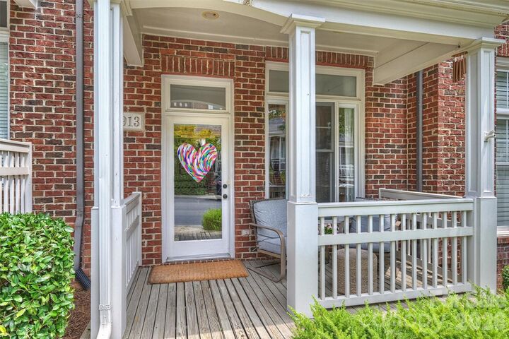 Property Photo:  4913 S Hill View Drive  NC 28210 