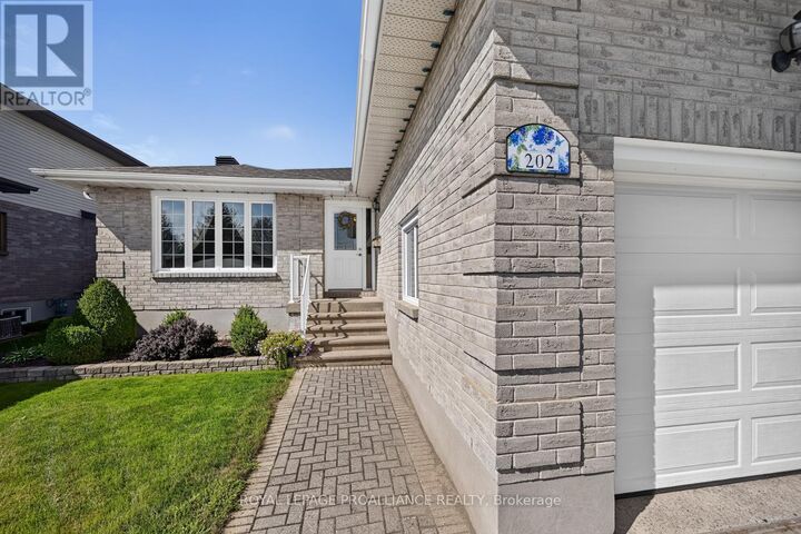 Property Photo:  202 Beley Street  ON K6V 6Z8 