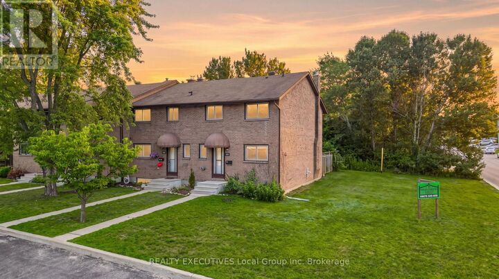 398 Wickstead Avenue 36 — photo 1
