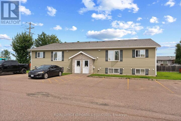 Property Photo:  5 Renfrew Street  ON K8H 0B6 