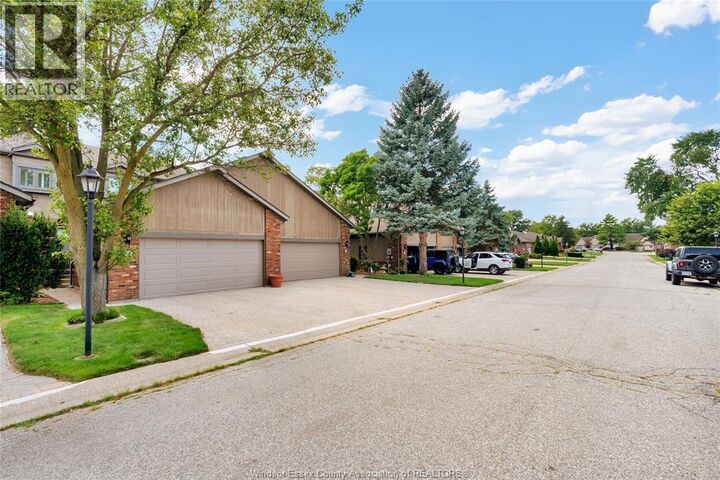 Property Photo:  65 Fairway Crescent  ON N9V 3T7 