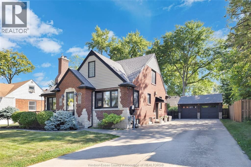 Property Photo: 876 Belle Isle View Boulevard ON N8S 3G3