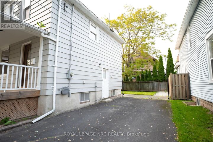 Property Photo:  4713 Cookman Crescent North  ON L2E 1C1 