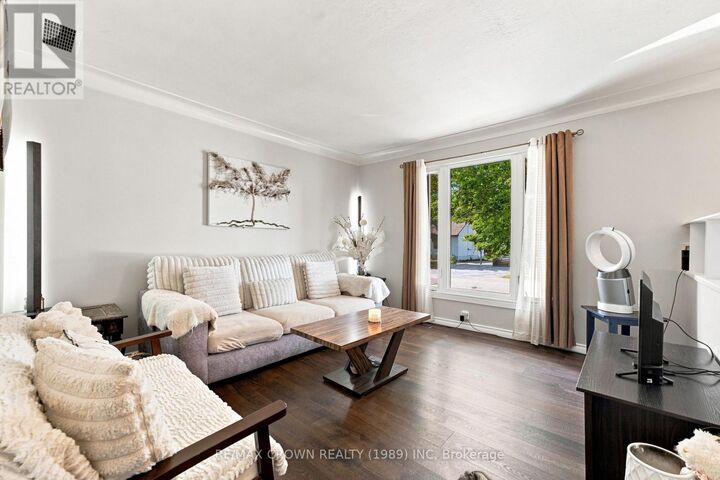 Property Photo: 262 Lee Avenue ON P1A 2K8
