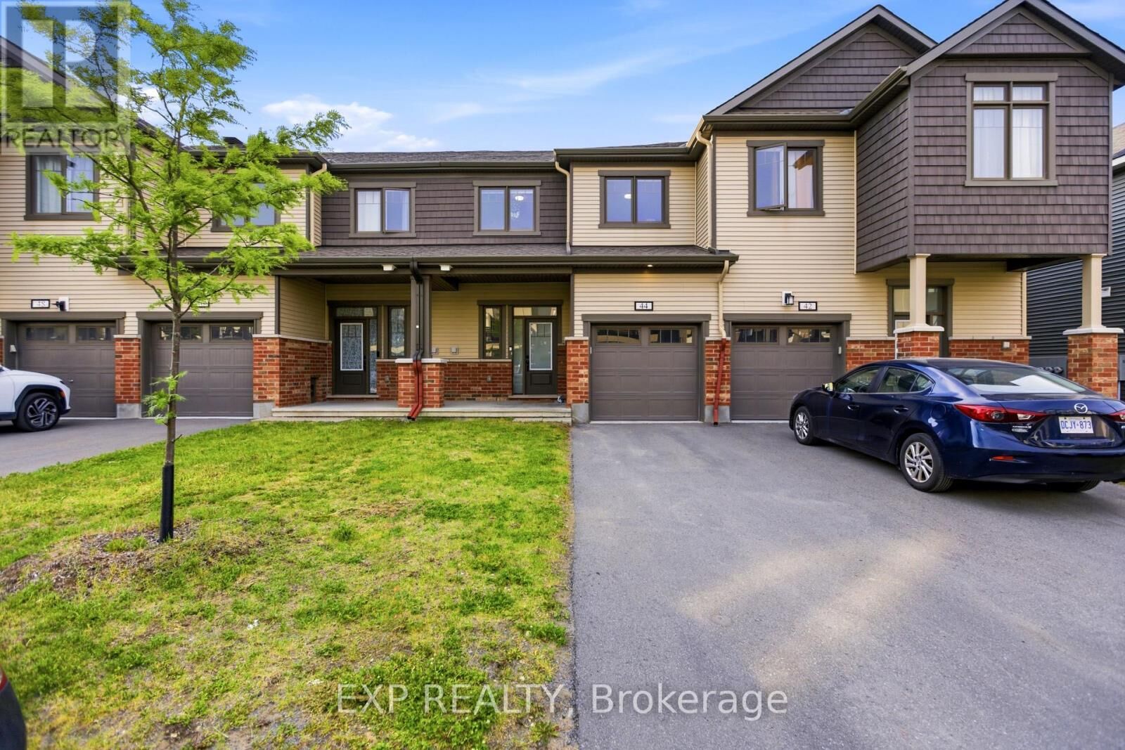 Property Photo:  44 Lentago Avenue  ON K2J 7A2 
