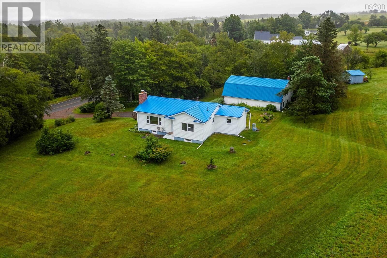 Property Photo: 18785 Highway 2 NS B0L 1C0