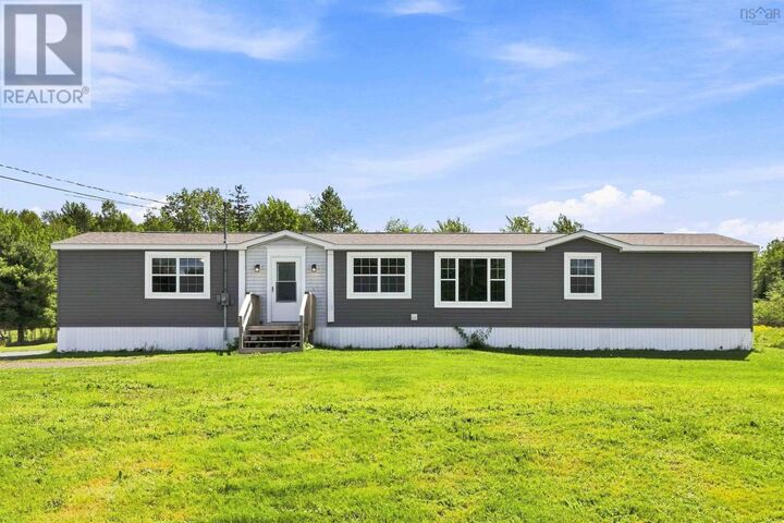 20533 Highway 2 — photo 1