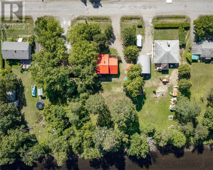 Property Photo: 162 Riverside Drive West ON P0M 1R0