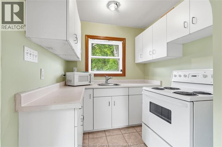 Property Photo:  1535 Buckingham Drive  ON N8T 2A3 