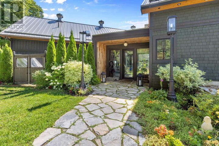 Property Photo:  4/6 Sifton Road  ON K0E 1R0 