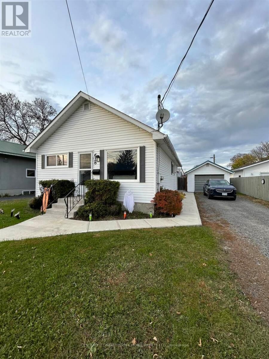 Property Photo:  628 Second Street East  ON P9A 1N5 
