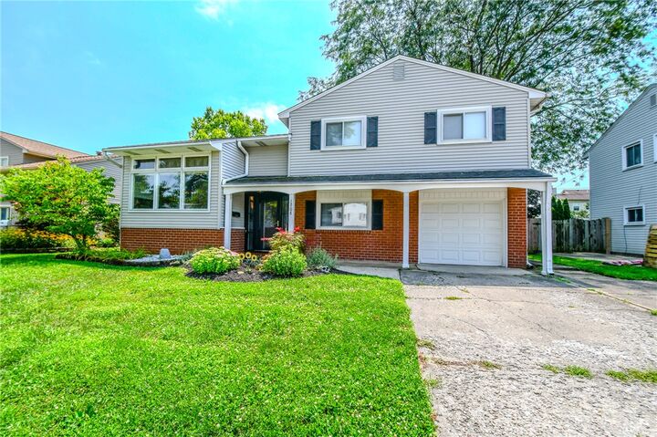 Property Photo:  1708 Dutchess  OH 45420 