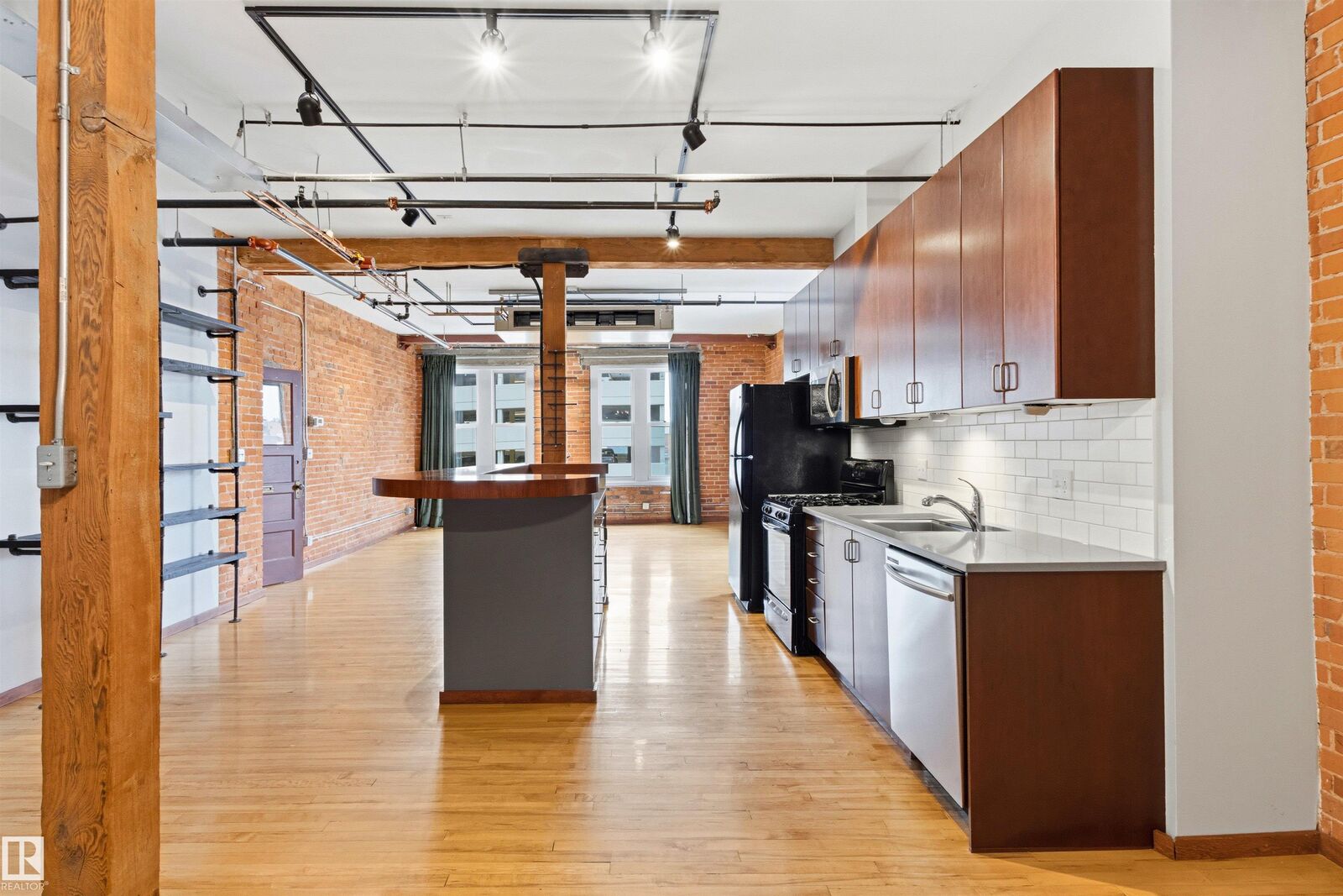 Property Photo:  10249 104 Street NW 401  AB T5J 1B1 