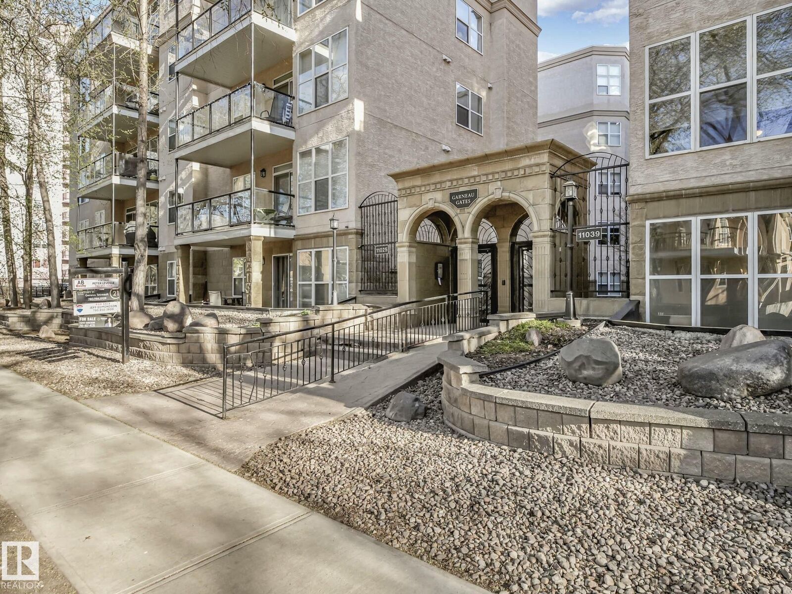Property Photo: 11025 83 Avenue NW 302 AB T6G 2V5
