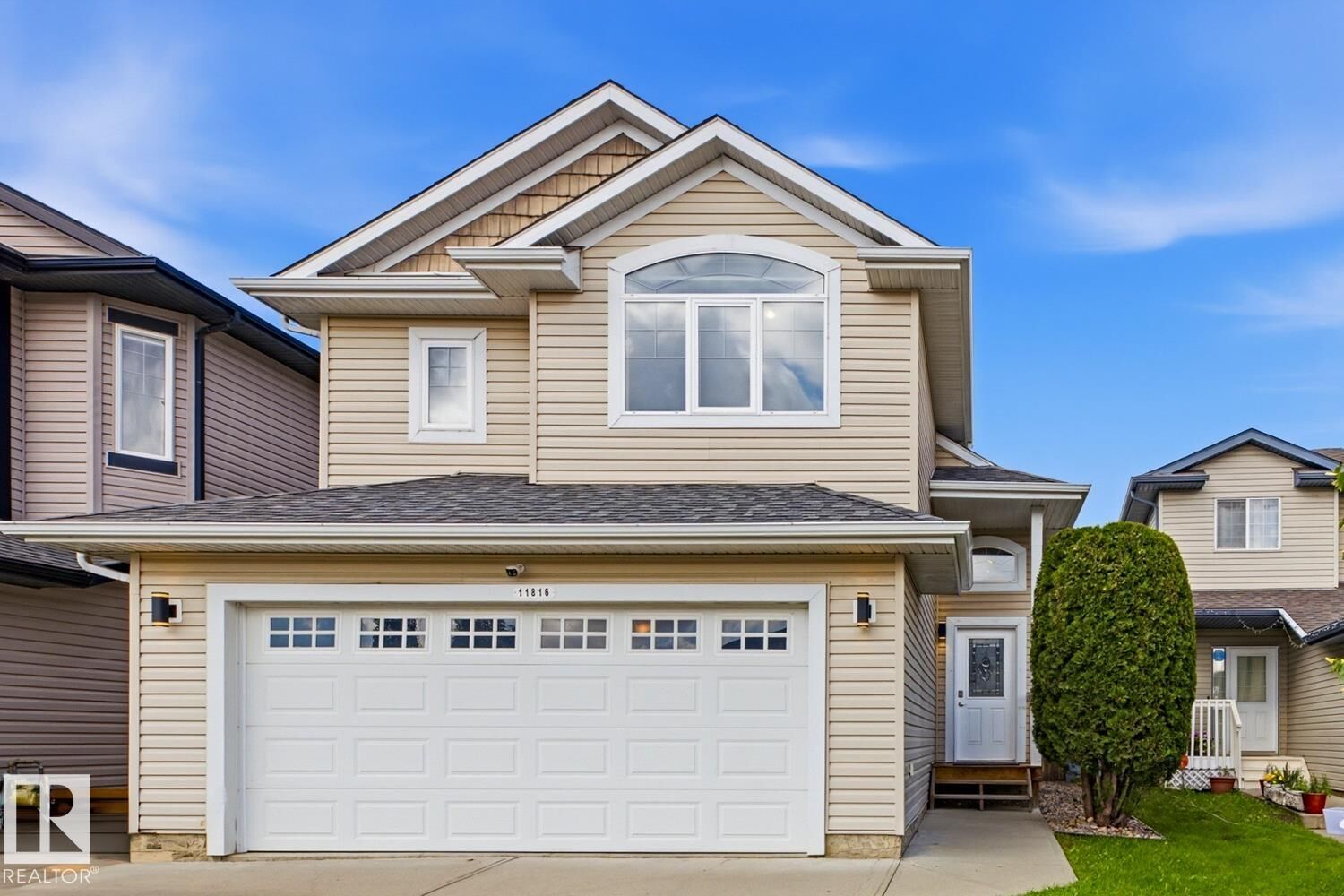 Property Photo:  11816 168 Avenue NW  AB T5X 0B1 
