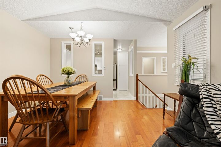 Property Photo:  618 Willow Crest NW  AB T5T 2K7 