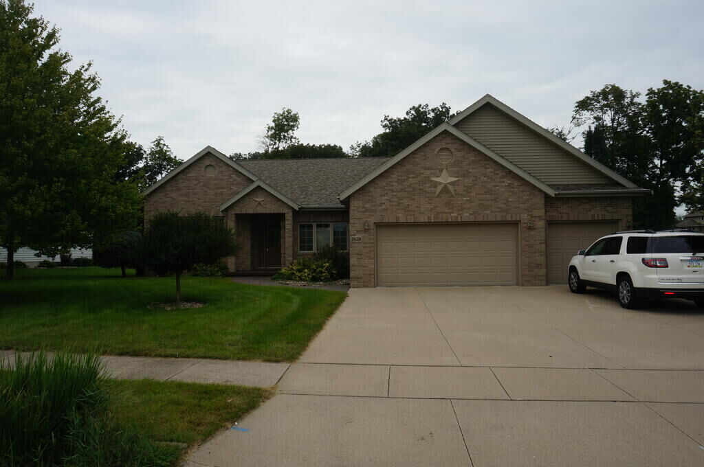 Property Photo:  2620 29th Ave North  IA 50501 