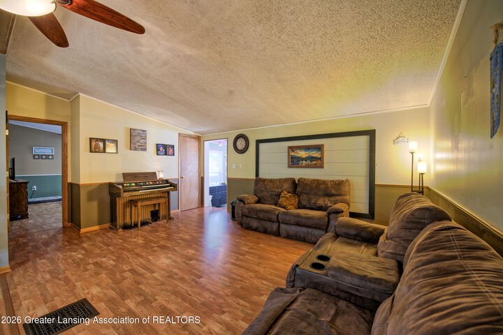 Property Photo: 4065 S Lyons Road MI 48851