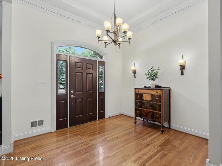 Property Photo: 1112 Bentwood Place Ct KY 40207