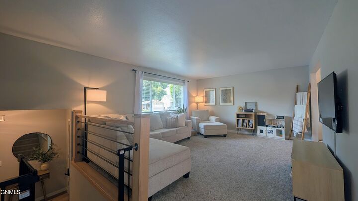 Property Photo:  1635 Oakland Drive  ND 58504 