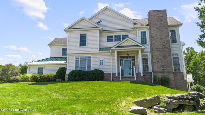 Property Photo:  1504 Verne Close  PA 18507 