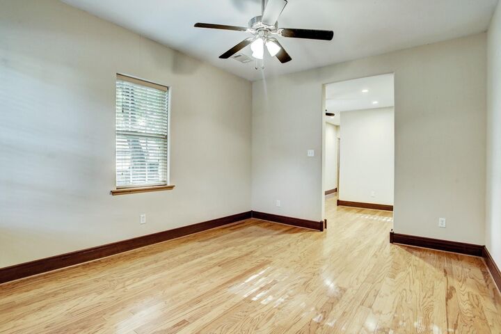 Property Photo:  5250 Eigel Street  TX 77007 