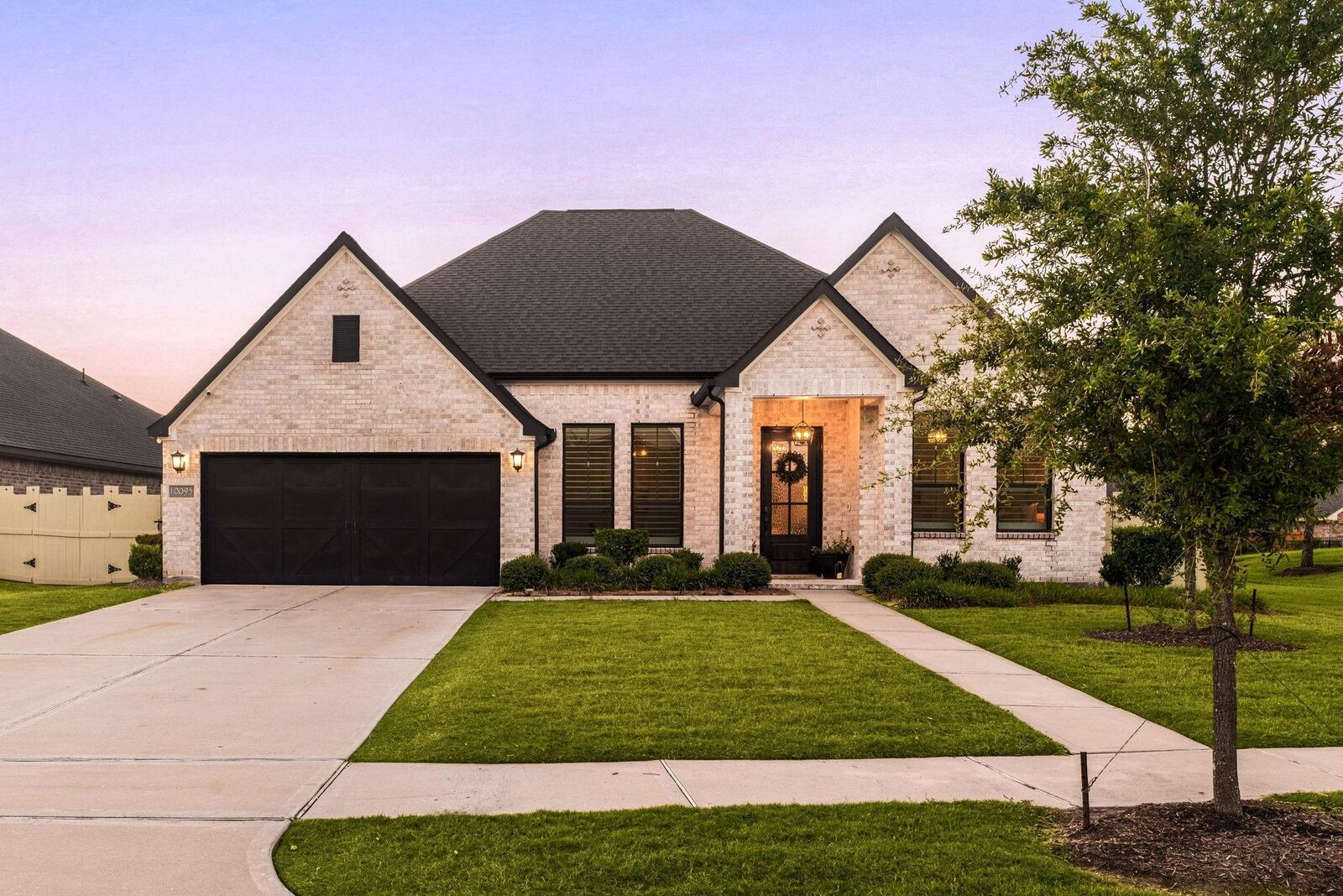 Property Photo: 10095 Preserve Way TX 77385