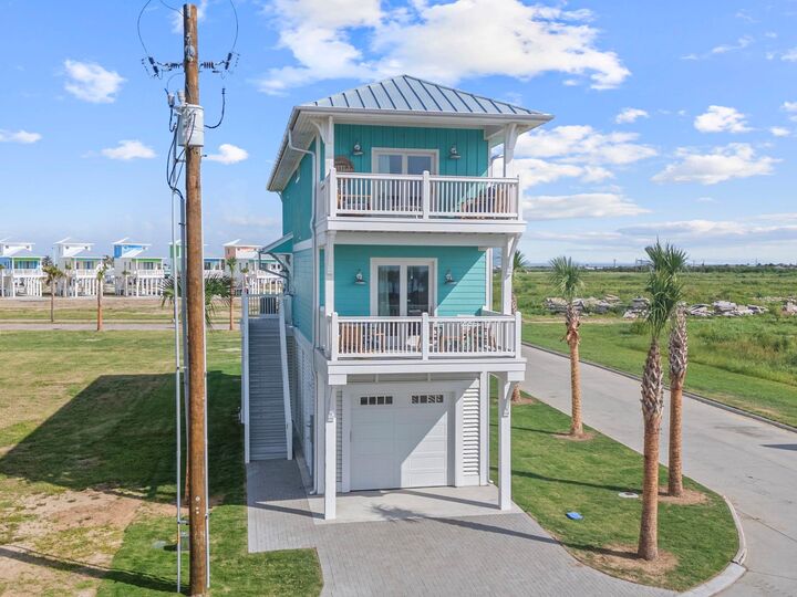 Property Photo: 805 Bikini Street TX 77650