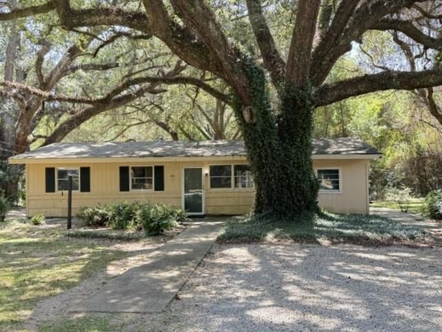 Property Photo: 904 Dauphine Circle AL 36526
