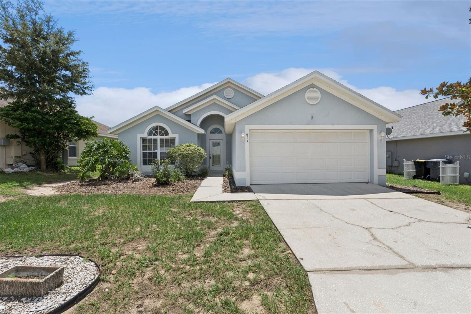 Property Photo:  617 Reston Place  FL 33897 