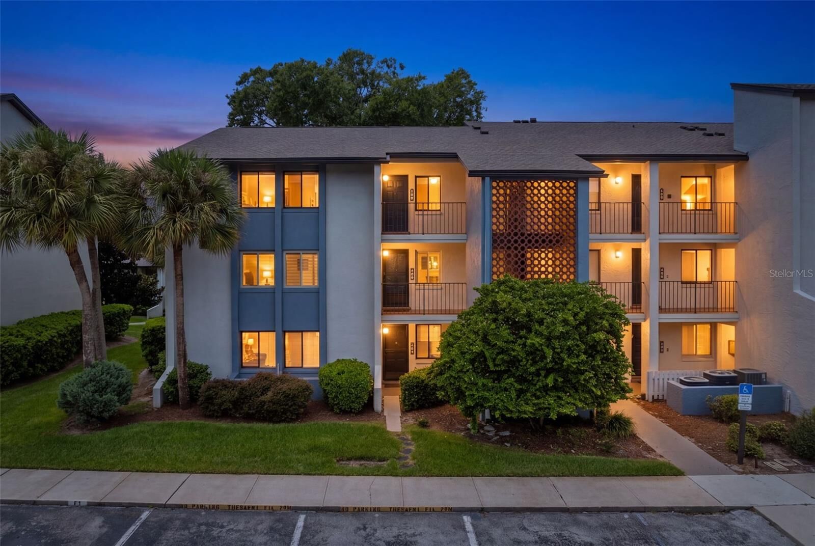 Property Photo:  11 Escondido Circle 102  FL 32701 