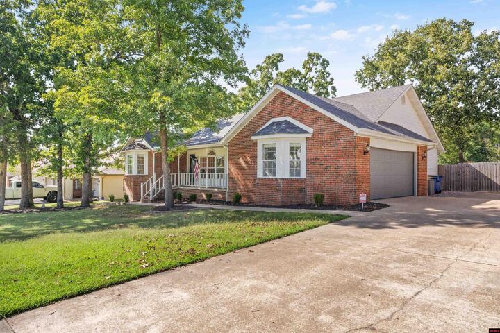 Property Photo:  2005 Brentwood Drive  AR 72653 