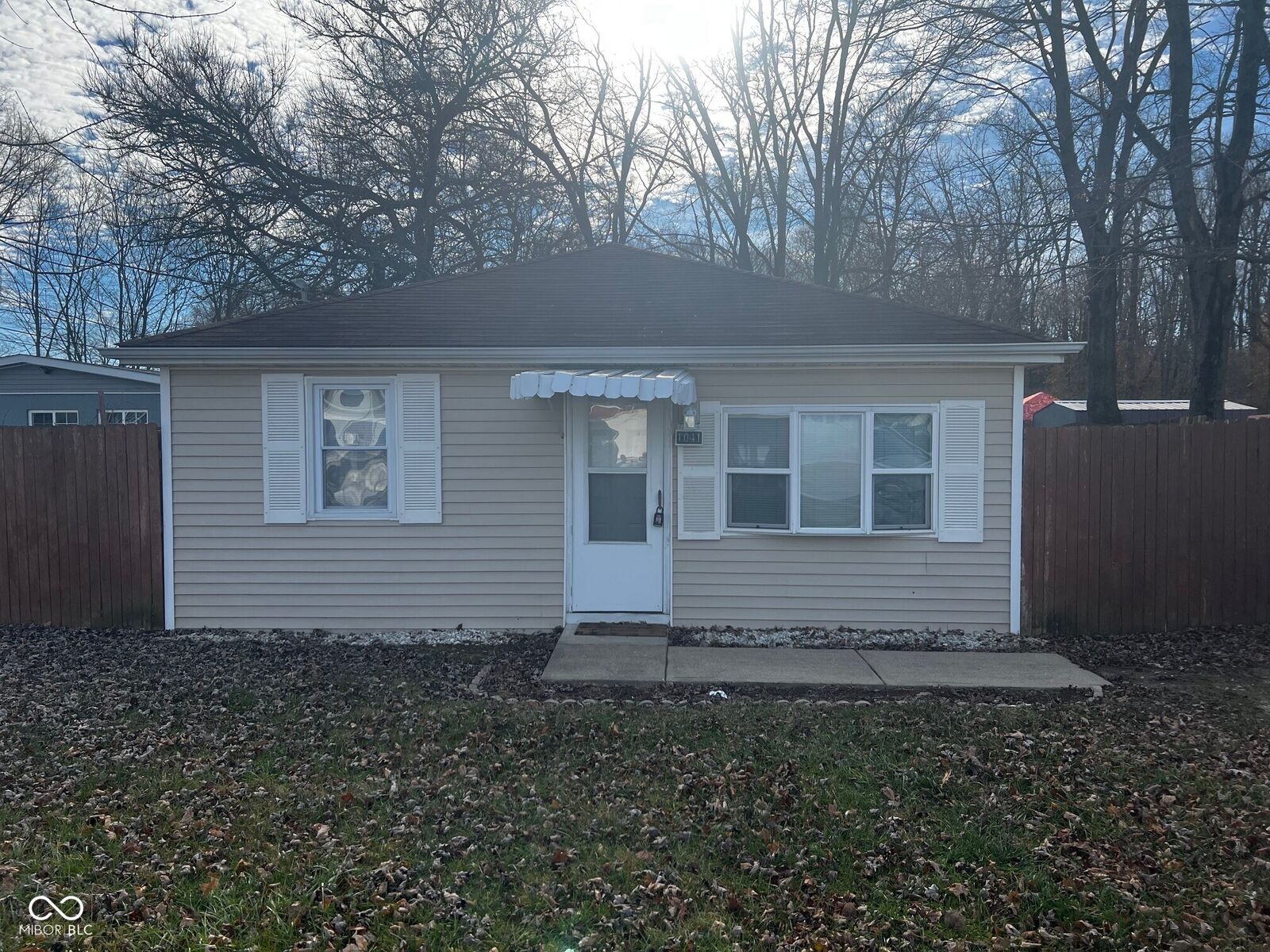 Property Photo: 1041 W Hendricks Avenue IN 46176