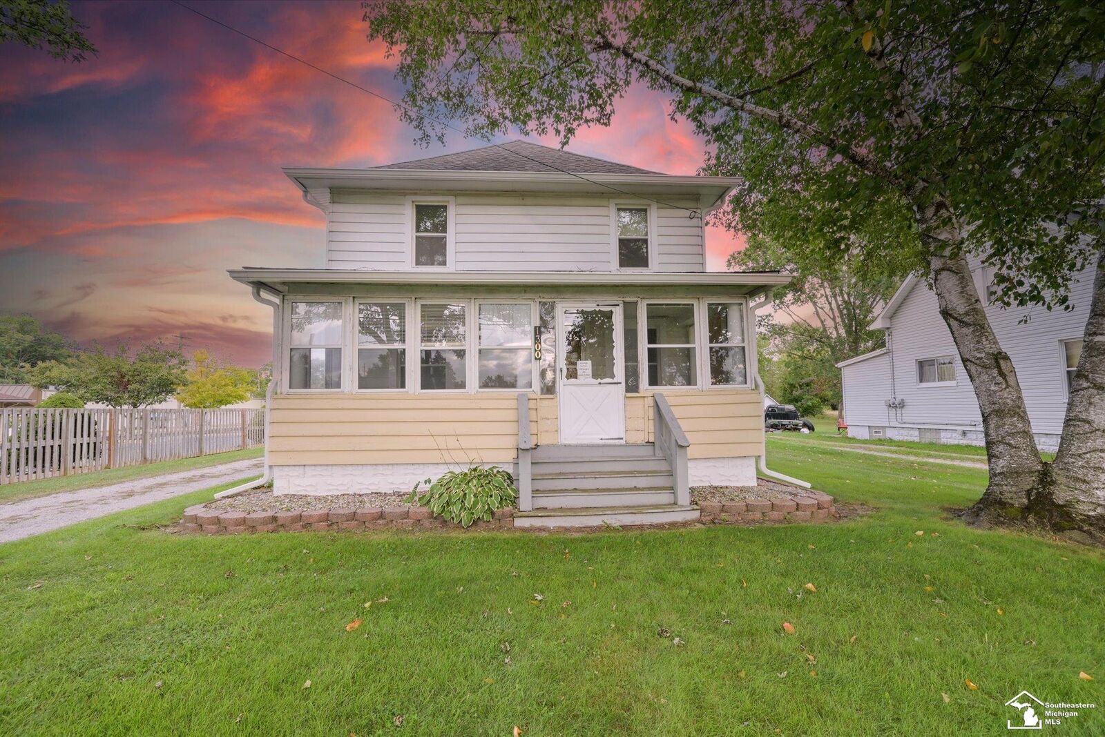 Property Photo:  1300 N Macomb St Street  MI 48162 
