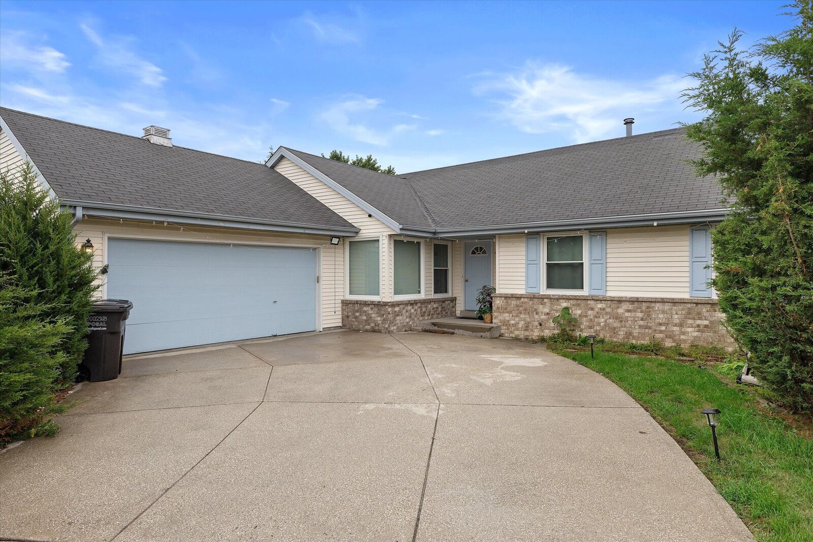 Property Photo:  4102 W Minnesota Ct  WI 53132 