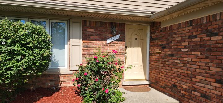 Property Photo: 26061 Marlowe Place MI 48237