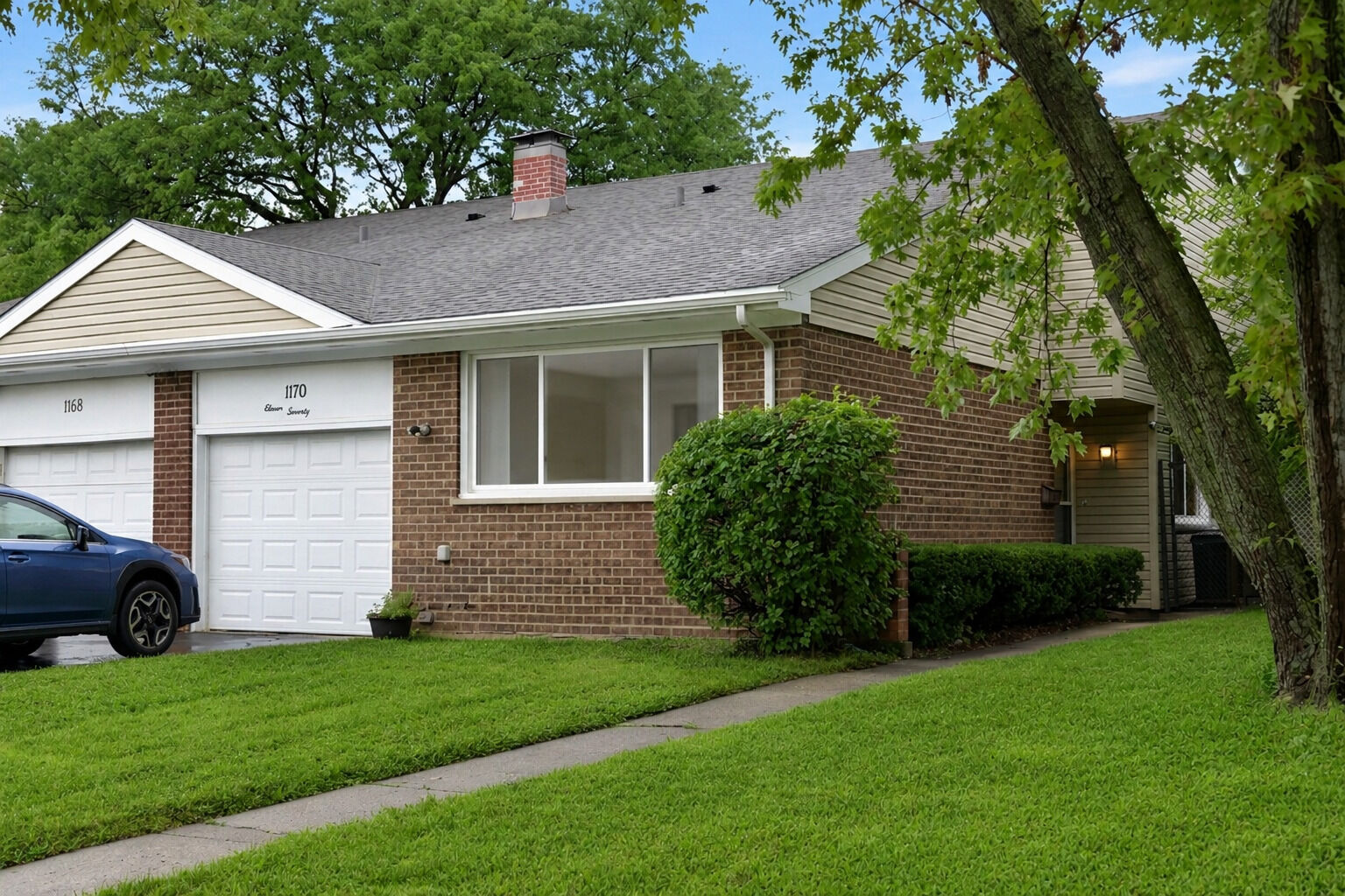 Property Photo: 1170 Heather Lane 0 IL 60137