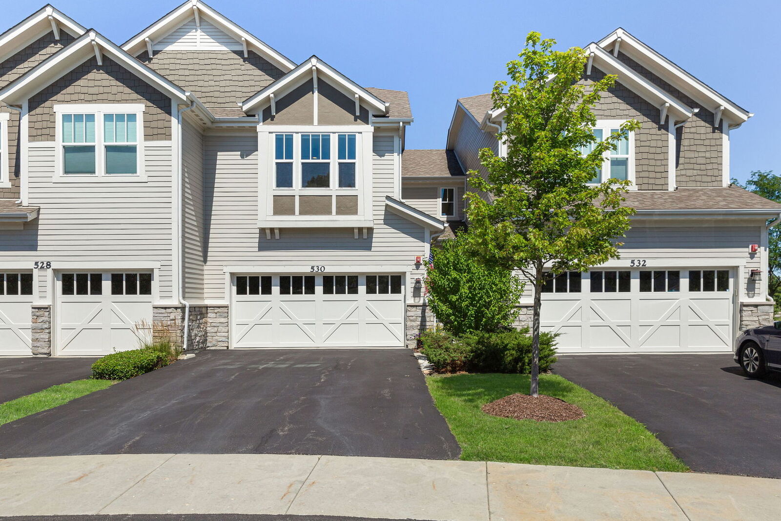 Property Photo: 530 Pershing Court IL 60010